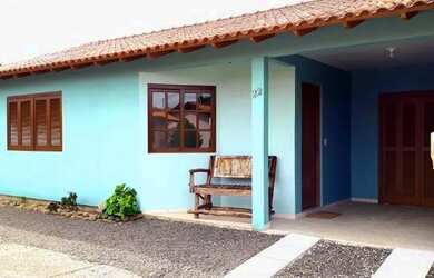 Imagem: A casa em condomínio possui 2 Dormitórios, 1 Banheiro, 2 Vagas