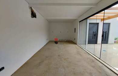 Imagem: O depósito possui 4 Vagas na garagem, 22m² de Área e está