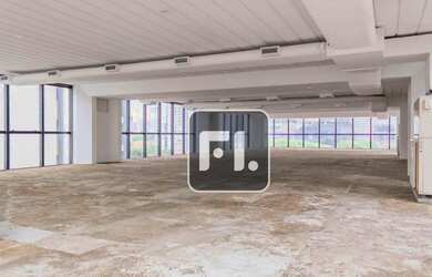 Imagem: O depósito possui 5 Vagas na garagem e 370m² de Área e está