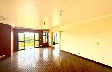 Imagem: O apartamento possui 3 Dormitórios, 2 Banheiros, 2 Vagas na