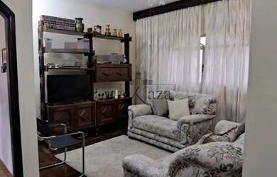 Imagem: A casa possui 4 Dormitórios, 5 Banheiros, 3 Vagas na garagem