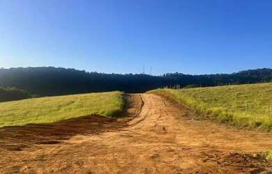 Imagem: O terreno possui 500m² de Área e está localizado em Tanque
