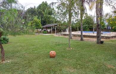 Imagem: A fazenda possui 180m² de Área e está localizado em Abadiânia