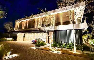 Imagem: A casa em condomínio possui 5 Dormitórios, 5 Banheiros, 5