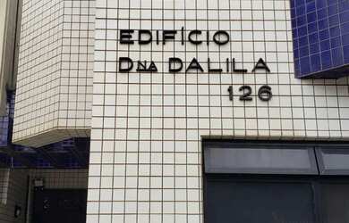 Imagem: O apartamento possui 3 Dormitórios, 1 Banheiro, 2 Vagas na