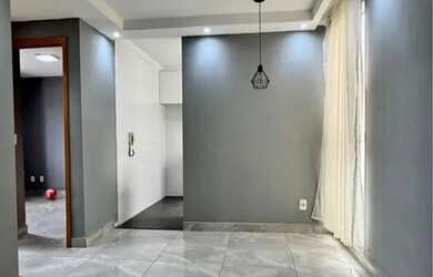 Imagem: O apartamento possui 2 Dormitórios, 1 Banheiro, 1 Vaga na garagem