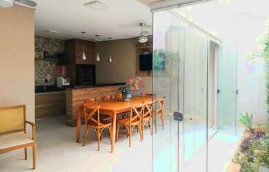 Imagem: A casa em condomínio possui 3 Dormitórios, 3 Banheiros, 4