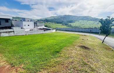 Imagem: O terreno possui 330m² de Área e está localizado em Loteamento