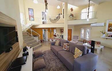 Imagem: A casa em condomínio possui 3 Dormitórios, 4 Banheiros, 2