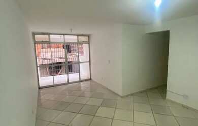 Imagem: O apartamento possui 3 Dormitórios, 1 Banheiro, 1 Vaga na garagem