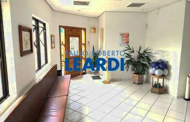 Imagem: O depósito possui 350m² de Área e está localizado em Instituto