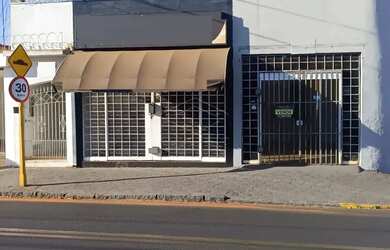 Imagem: O depósito possui 1 Vaga na garagem, 220m² de Área, Imóvel