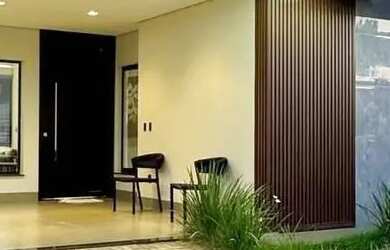 Imagem: A casa possui 3 Dormitórios, 2 Banheiros, 4 Vagas na garagem