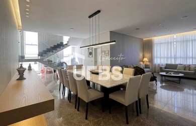 Imagem: A casa em condomínio possui 5 Dormitórios, 5 Banheiros, 4