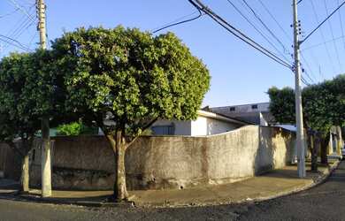 Imagem: A casa possui 2 Dormitórios, 2 Banheiros, 1 Vaga na garagem
