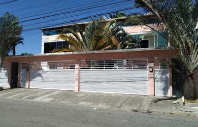 Imagem: A casa em condomínio possui 3 Dormitórios, 2 Banheiros, 2