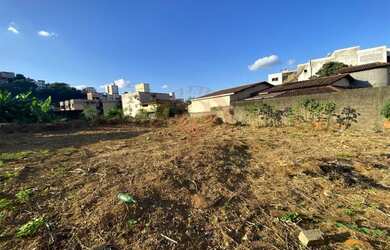 Imagem: O terreno possui 384m² de Área e está localizado em Iguaçu