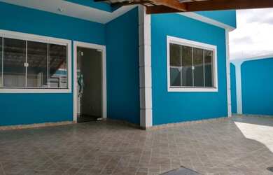 Imagem: A casa possui 2 Dormitórios, 2 Banheiros, 2 Vagas na garagem