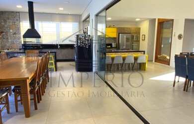 Imagem: A casa em condomínio possui 3 Dormitórios, 1 Banheiro, 397m²