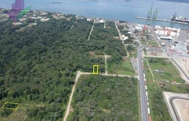 Imagem: O terreno possui 307m² de Área e está localizado em Itapoá