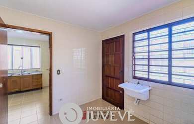 Imagem 8: IMOBILIARIA JUVEVÊ VENDE RESIDENCIA BACACHERI JARDIM SOCIAL4 DORM PRX DREAMLAND COMERCIAL