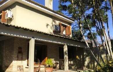 Imagem: A casa possui 3 Dormitórios, 4 Banheiros, 4 Vagas na garagem