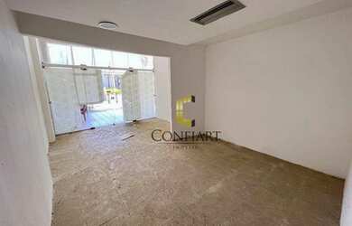 Imagem: O depósito possui 2 Vagas na garagem, 90m² de Área e está