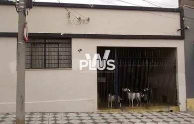 Imagem: A casa possui 3 Dormitórios, 2 Banheiros, 1 Vaga na garagem