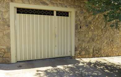 Imagem 1: CASA - ARLINDO LAGUNA. Varanda, Área de serviço, 200m² de Áreae3 Vagas...