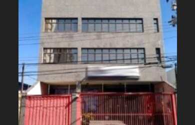 Imagem: O depósito possui 5 Vagas na garagem, 800m² de Área e está