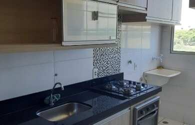 Imagem: O apartamento possui 2 Dormitórios, 1 Banheiro, 1 Vaga na garagem