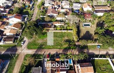 Imagem: O terreno possui 140m² de Área e está localizado em Laranjal