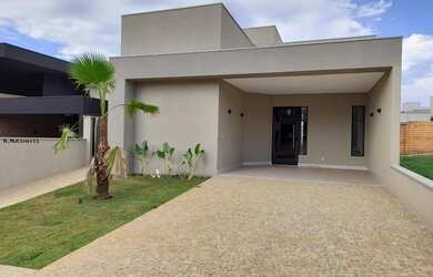 Imagem: A casa em condomínio possui 3 Dormitórios, 4 Banheiros, 4