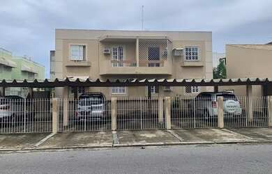 Imagem: O apartamento possui 3 Dormitórios, 1 Banheiro, 1 Vaga na garagem