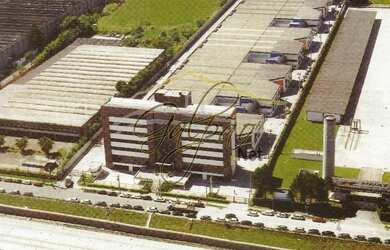 Imagem: O depósito possui 4 Vagas na garagem, 1900m² de Área e está