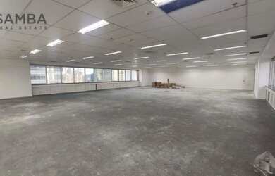 Imagem: O depósito possui 5 Vagas na garagem e 513m² de Área e está