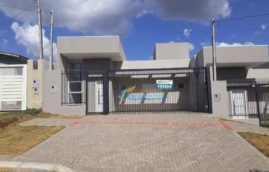 Imagem: A casa possui 3 Dormitórios, 2 Banheiros, 80m² de Área, Imóvel