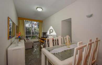 Imagem: O apartamento possui 3 Dormitórios, 1 Banheiro, 1 Vaga na garagem