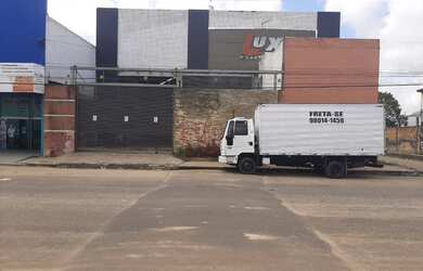 Imagem: O depósito possui 1 Vaga na garagem, 665m² de Área e está