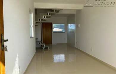 Imagem: A casa possui 2 Dormitórios, 3 Banheiros, 1 Vaga na garagem