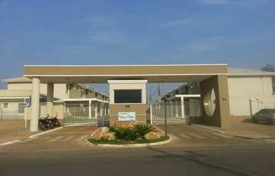 Imagem: A casa em condomínio possui 3 Dormitórios, 4 Banheiros, 2