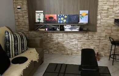 Imagem: A casa possui 5 Dormitórios, 3 Banheiros, 2 Vagas na garagem