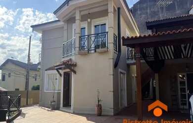 Imagem: A casa em condomínio possui 5 Dormitórios, 5 Banheiros, 5