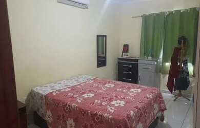 Imagem: A casa possui 3 Dormitórios, 1 Banheiro, 1 Vaga na garagem