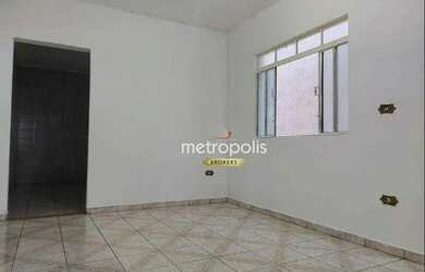 Imagem: A casa possui 4 Dormitórios, 2 Banheiros, 2 Vagas na garagem