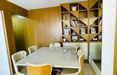 Imagem: O apartamento possui 3 Dormitórios, 2 Banheiros, 2 Vagas na