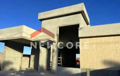 Imagem: A casa em condomínio possui 3 Dormitórios, 1 Banheiro, 2 Vagas