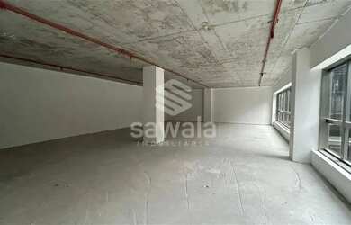 Imagem: O depósito possui 3 Vagas na garagem e 148m² de Área e está