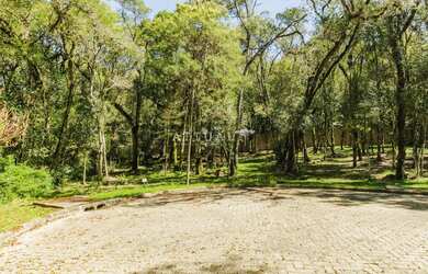 Imagem: O terreno possui 468m² de Área e está localizado em Canela