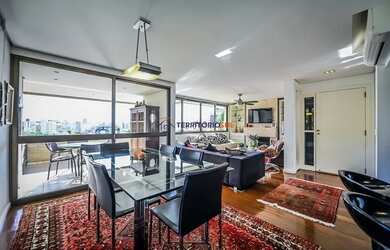 Imagem: O apartamento possui 3 Dormitórios, 3 Banheiros, 2 Vagas na